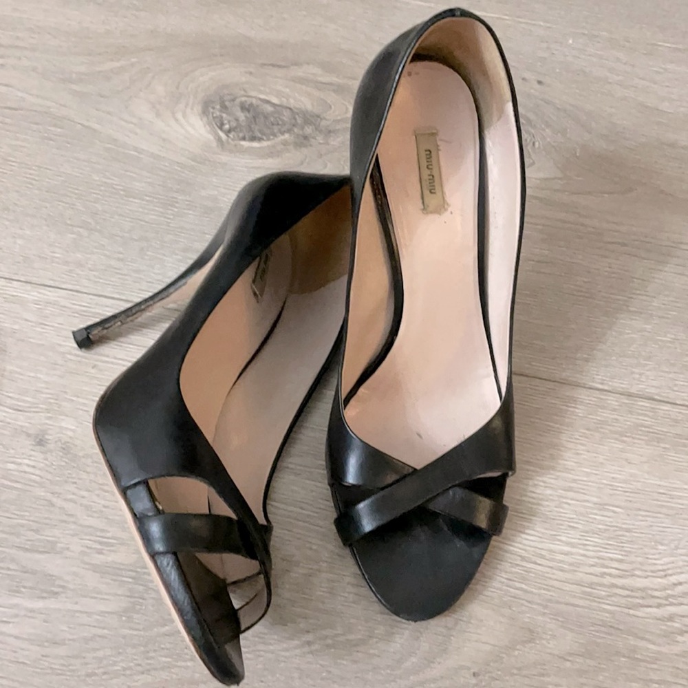 Miu Miu classic black lambskin heels size 36.5 (like new)